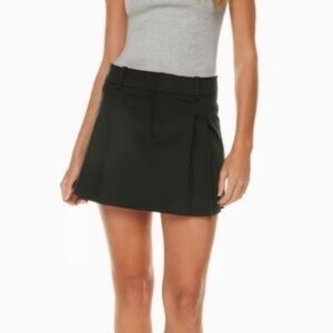 Aritzia Babaton Black Pleated Mini Skirt